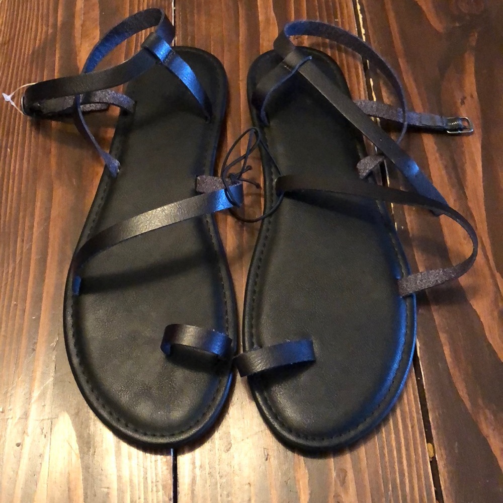 Universal Thread Black Sandals Size 11